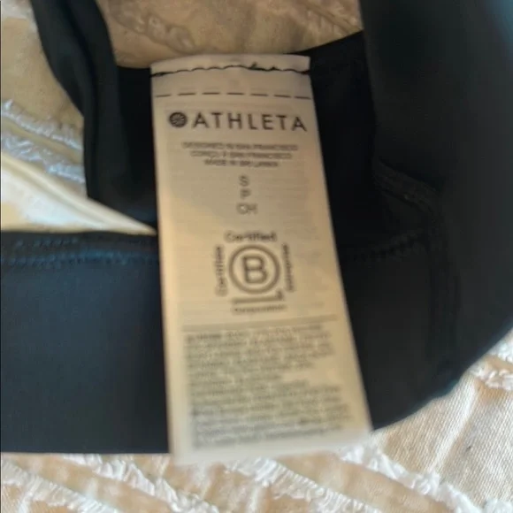 SOLD - Athleta Green and White Racerback Sports Bra - Picture 4 of 4